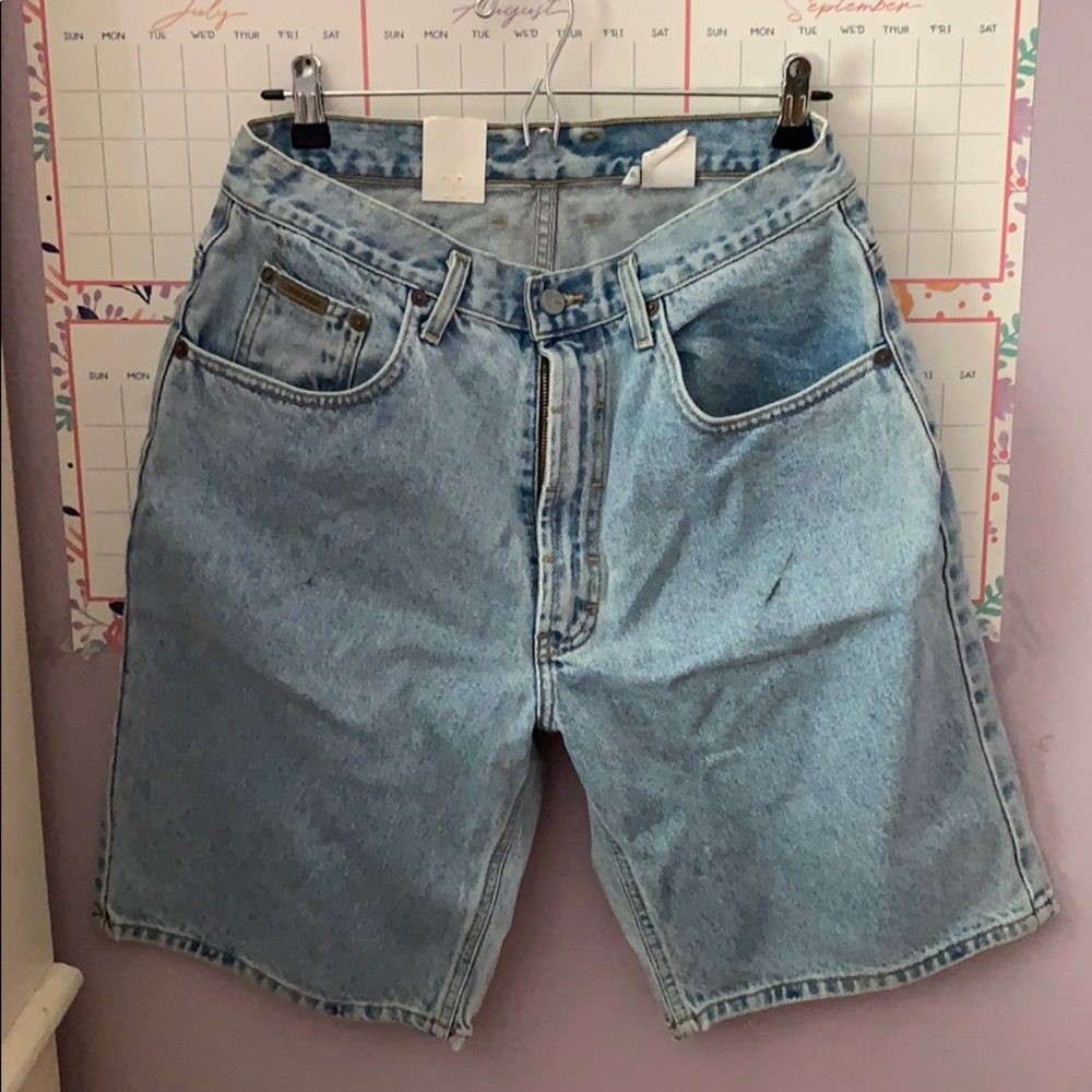 NEVER WORN CALVIN KLIEN MENS JEAN SHORT